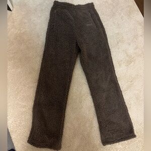 SKIMS Fuzzy Brown sweatpants NWT size xs